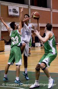 Elia affronta Gambino e Caltabiano (foto G. Lazzara)